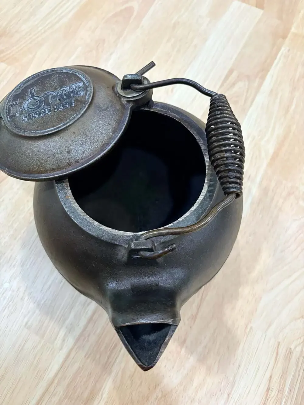 lodge cast iron 2TK2 kettle tea pot since 1896